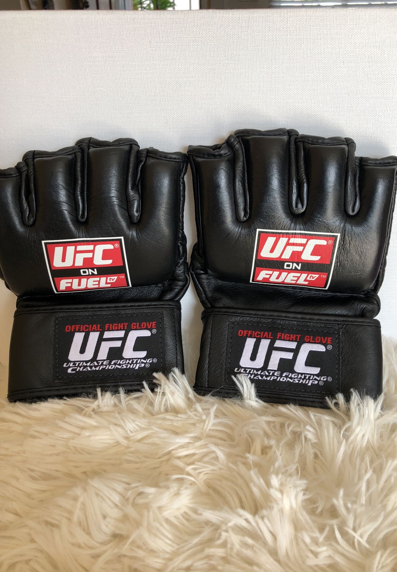 New UFC Fight Glove Large Size