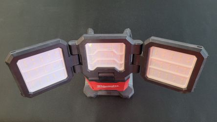 Milwaukee 2368-20 18V M18 ROVER Dual Power Triple-Panel Flood & Area Light