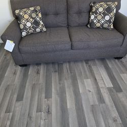 "New Like"Sleeper Sofa and loveseat w/chaise chair ( No Scammers)!
