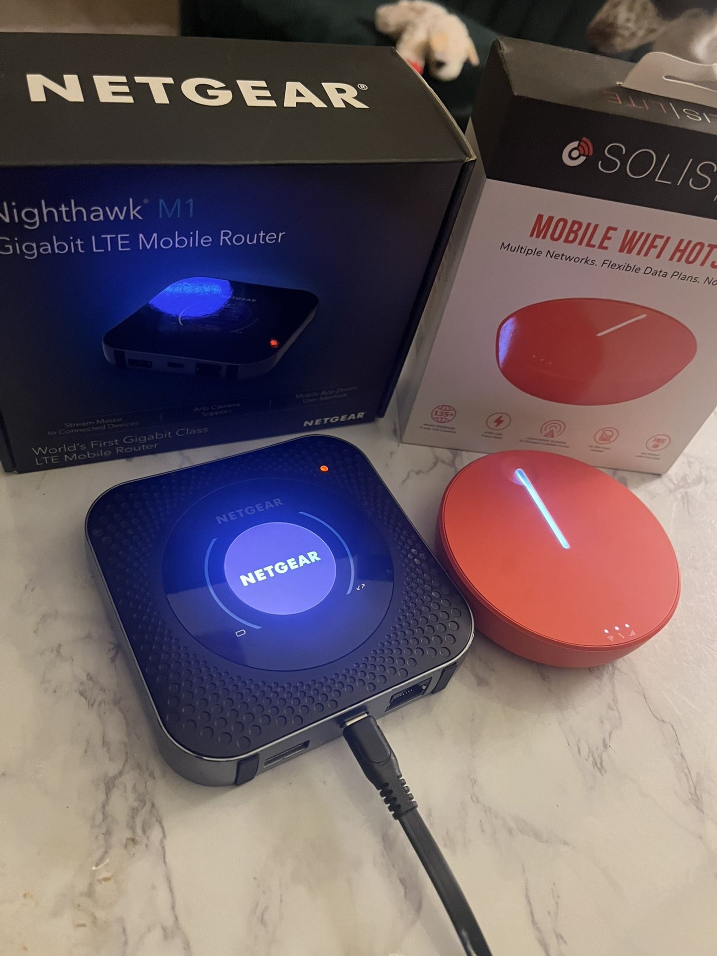 Netgear Nighthawk M1 LTE Router + Solis Lite Mobile Hotspot - Like New