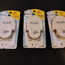 Febreze plug Lot of 3 

