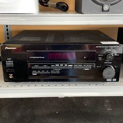Pioneer vsxd411 home amplifier
