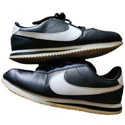 NIKE OG Cortez ‘72 Black and White Leather Size 6Y Shoes