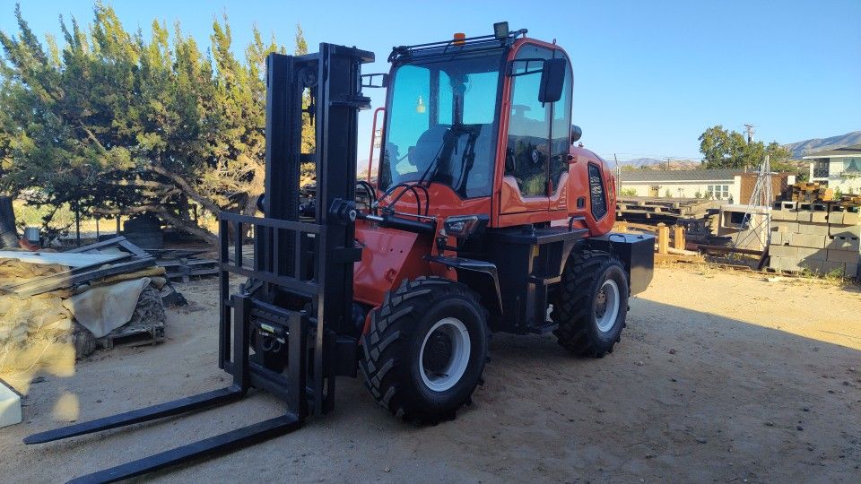 4x4 Rough Terrain Forklift,- "New" at Less Than 5 Hours Usage