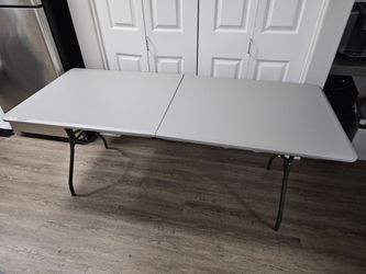 6 ft Folding Table