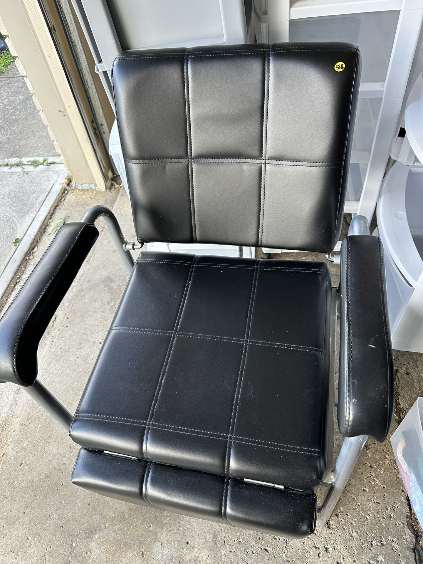 Salon chair 