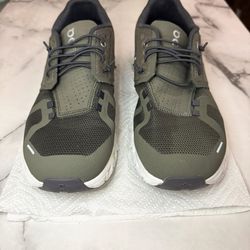 Olive on cloud shoes like new