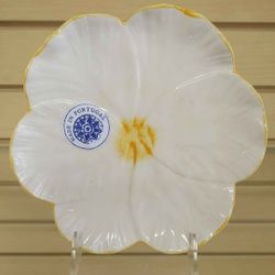 Ceramic Flower Shape Plate - $6.99 ( NEW ) 8 inches. yellow
