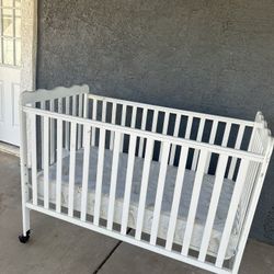 Crib.   Freee.    Ask For Adress When You Ready For Pick It Up 