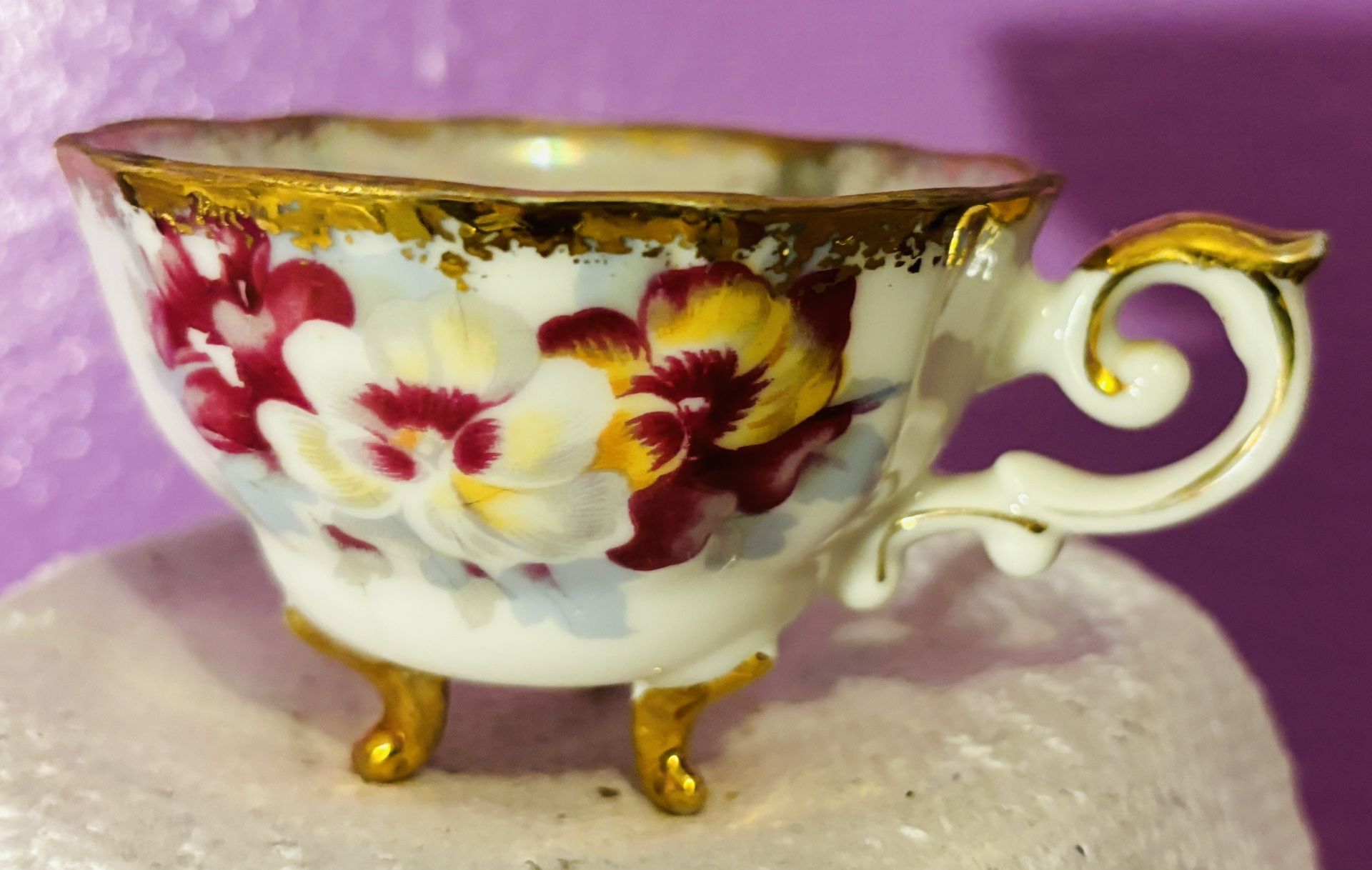 Bone China, collectors teacup