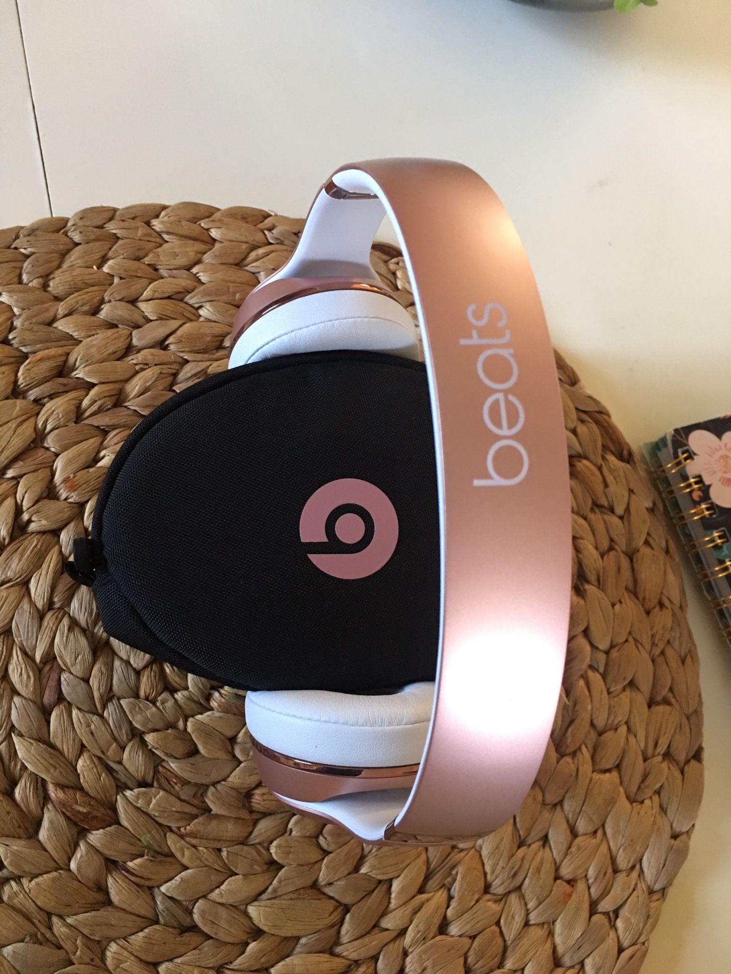 Beats Solo3 by DR. Dre Rose Gold Wireless noise canceling