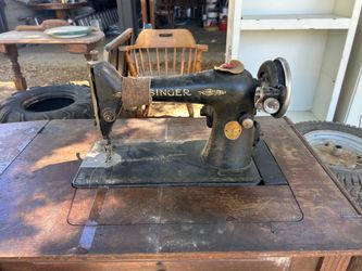 Singer sewing machine vintage