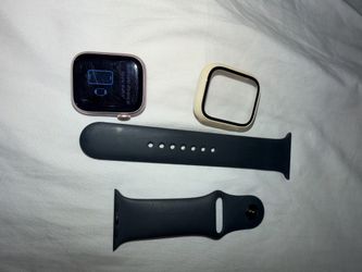 Apple Watch series 9 /41mm comes with charger