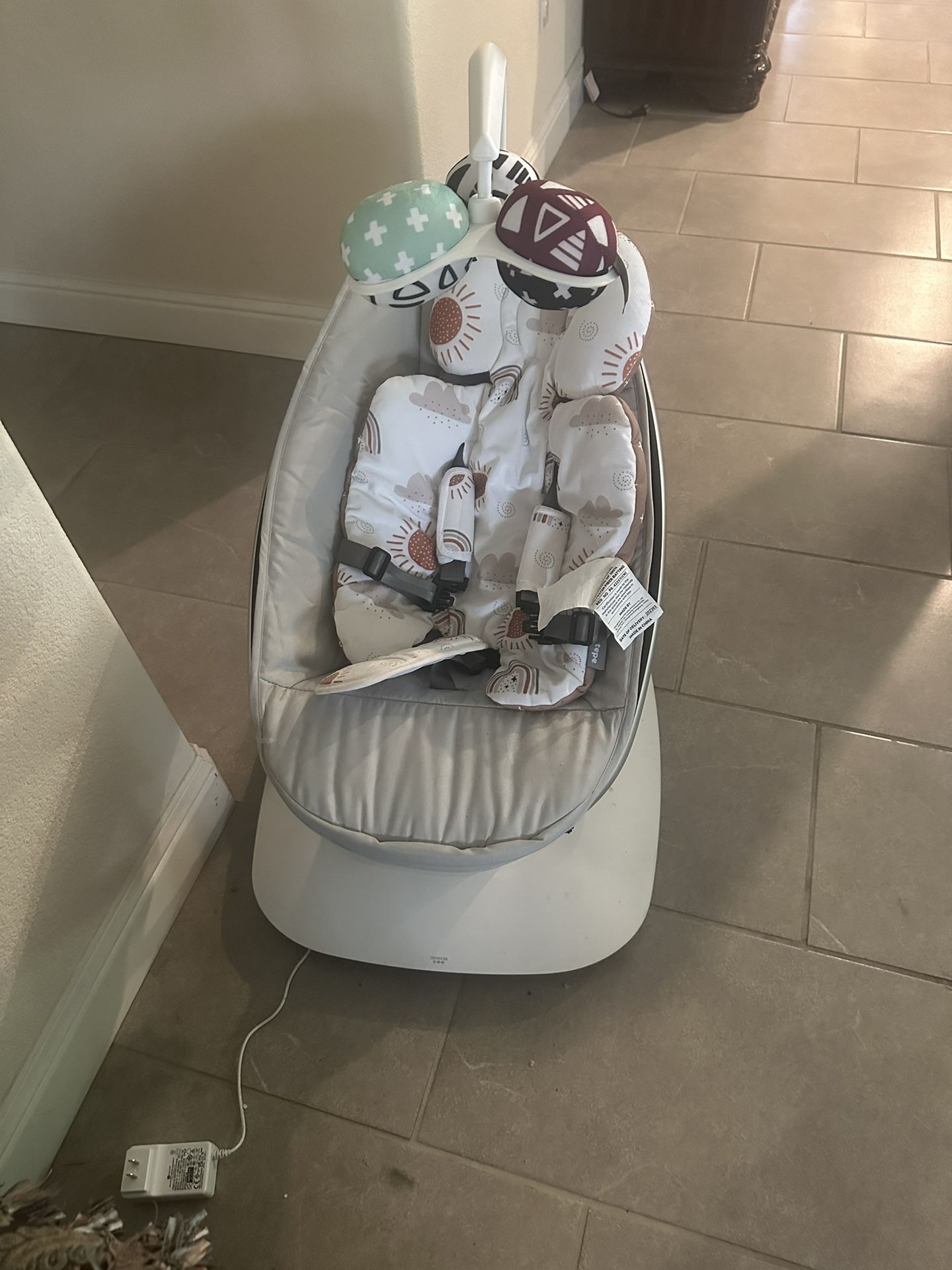4moms MamaRoo Multi-Motion Baby Swing, Bluetooth Enabled with 5 Unique Motions, Grey