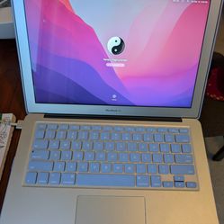 Apple MacBook Air (2017)