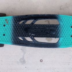 Halo Pro Retro Skateboard