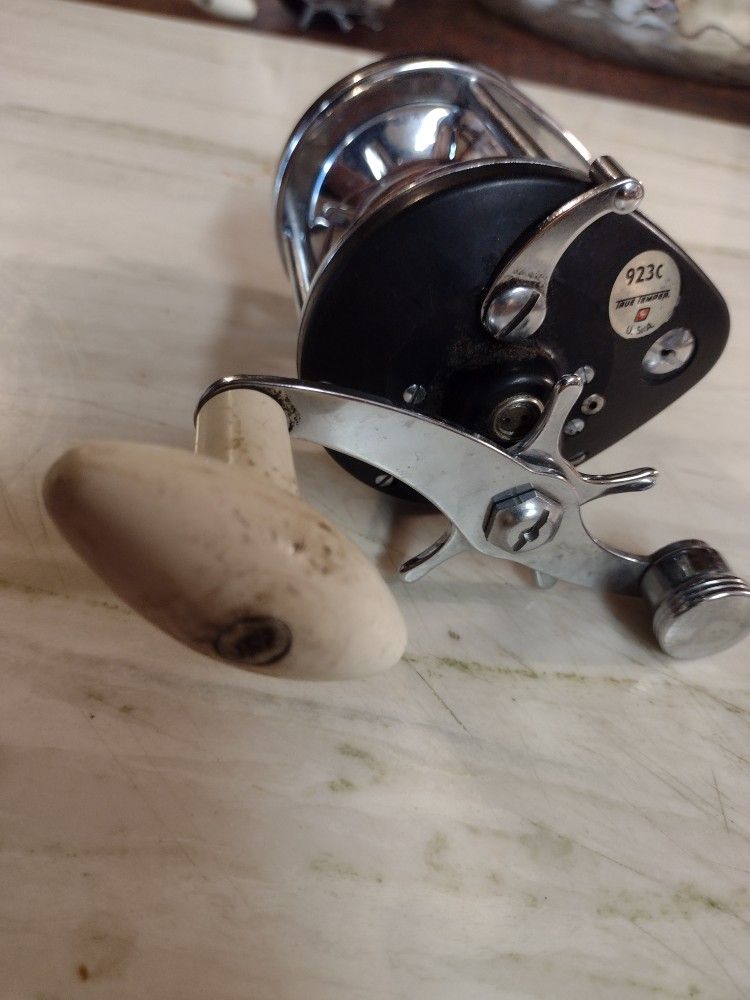 113 D True Temper Baitcasting Reel