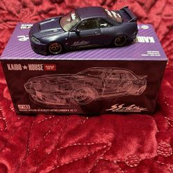 Kaido house 1/64 Nissan Skyline R33 Carbon.