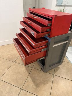 Big Craftsman Tolls Box With 8 Compartments 