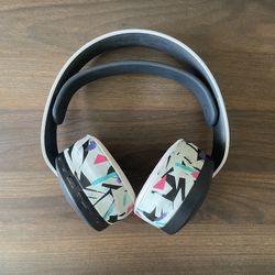 PlayStation Pulse Headsets w/ White Geo Elite WC Pads