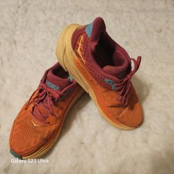 $15     USED HOKAS  8W