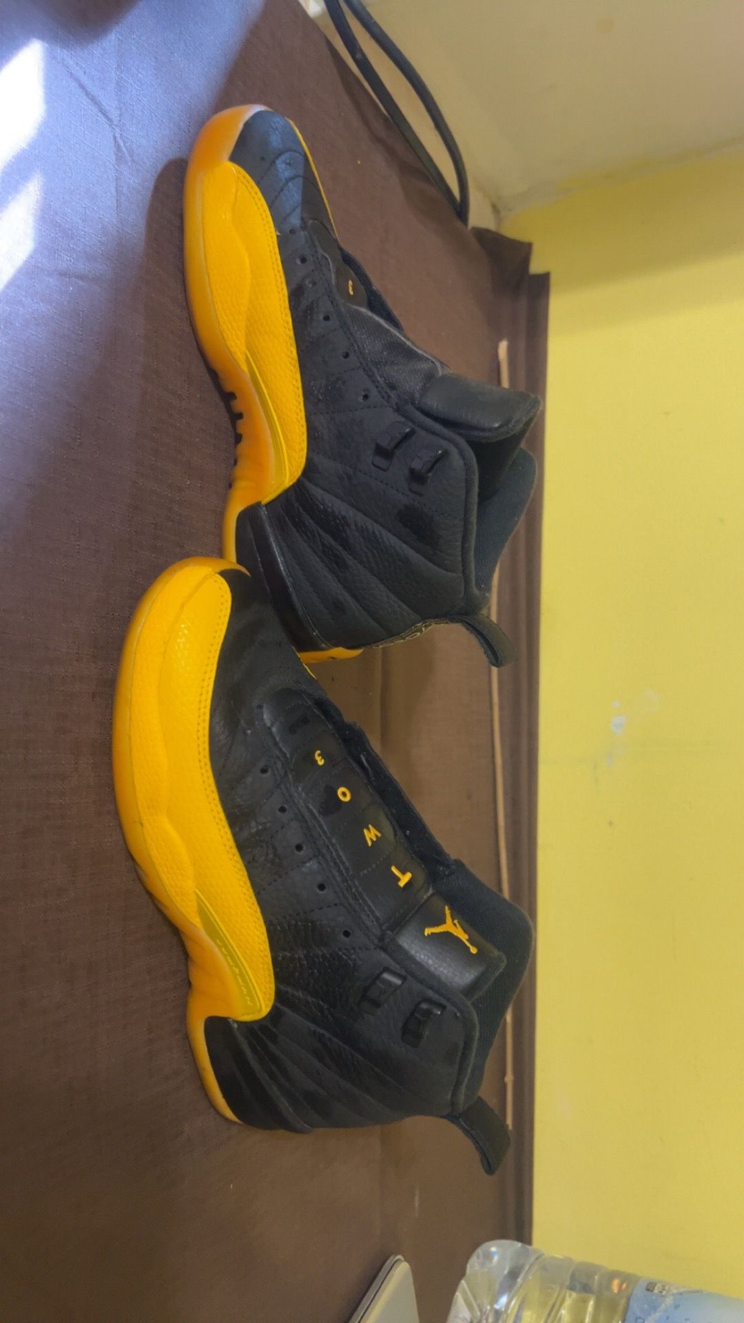 Air Jordan 12 Retro “ GOLD UNIVERSITY “ SIZE 4