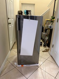 Refrigerator LG lronc0605v