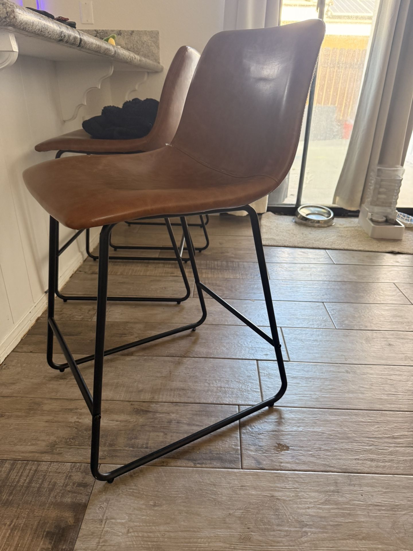 Leather Bar Stools 24 Inch Tall 3 Of Them 