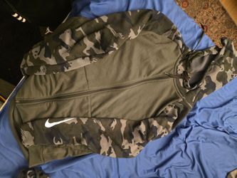 Nike dri-fit sweater and matching shirt