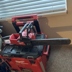 M18 Fuel Chain Saw