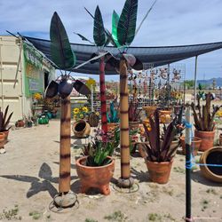 Metal Yard Art, Wind Spinners & POTTERY 🌴 🌺 