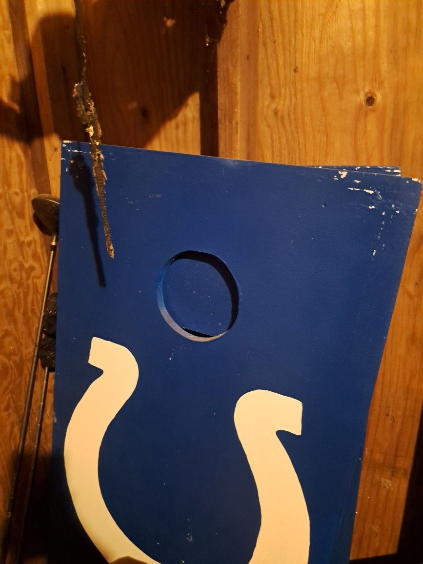 COLTS CORN HOLE GAME