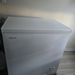 Hisense 7 cu ft Chest Freezer