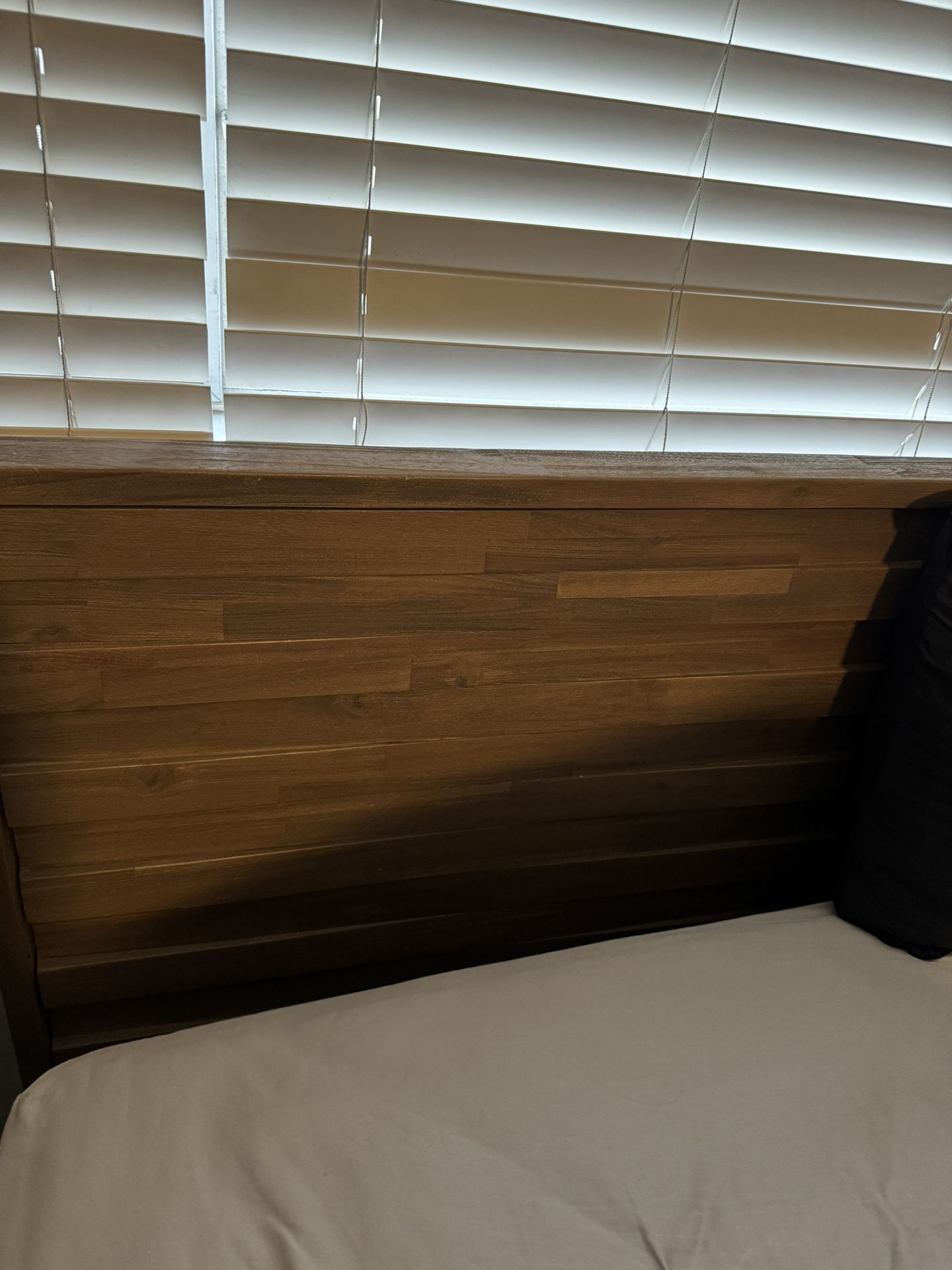 Wooden Contemporary Bedframe