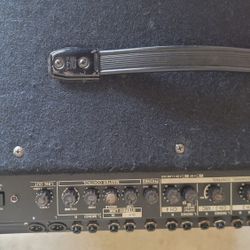 ROLAND KC500 Keboard Amp
