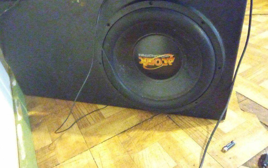 15 Inch Subwoofer $300 Sounds Dam Good  Box IS Tuned HITS Dem Deep Lows