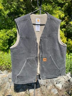 Men’s black Carhartt Sherpa lined vest - L