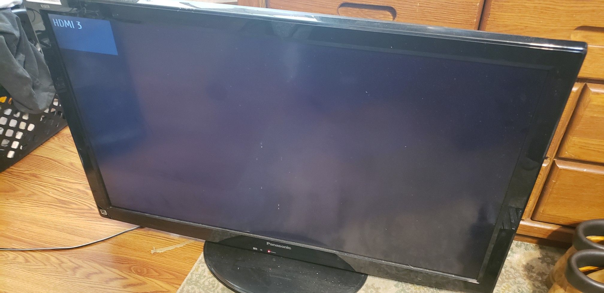 PANASONIC 42" VEIRA 1080 LCD TV