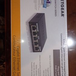 NEW IN SEALED BOX Netgear 5-port Gigabyte Unmanaged Switch GS 305