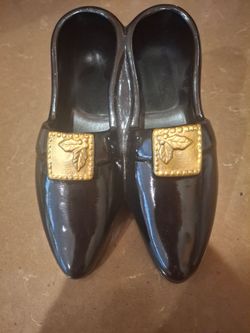 Ceramic shoe planter