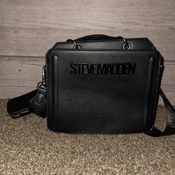 Black steve madden crossbody bag