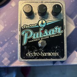 ELECTRO HARMONIX PULSAR TREMOLO PEDAL