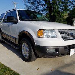 2005 FORD EXPEDITION XLT BEAUTIFUL  FULLY LOADED  AWD