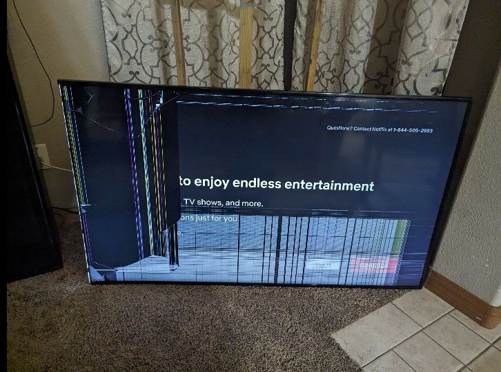 55" Samsung Smart TV With Cracked Screen