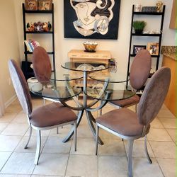 Design Institute Of America Dining Set