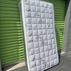 BRAND NEW PILLOW TOP MATTRESSES ✅ COLCHONES NUEVOS PILLOW TOP 💯‼️   QUEEN SIZE $150 ❌ $210 With Box Spring   FULL SIZE $140 ❌ $200 With Box Spring💥 