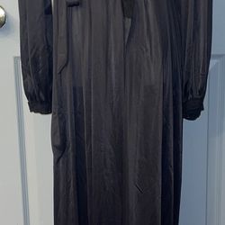 Miss Elaine Vintage Black Nylon Peignoir Long Length Lace Trim Robe. Size Small 