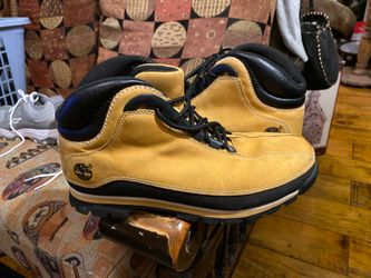 Timberlands practically new size 8