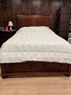 Queen bed set, two matching nightstands, bureau, and chest of drawers