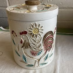 Vintage MCM rooster cookie jar.